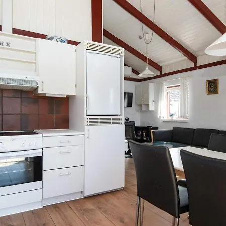 4 Person In Hemmet-by Traum Hemmet