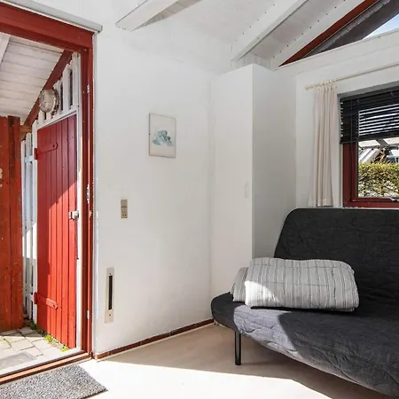 4 Person In Hemmet-by Traum Hemmet