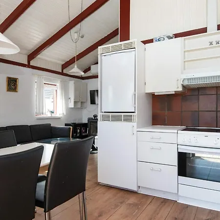 4 Person In Hemmet-by Traum * Hemmet